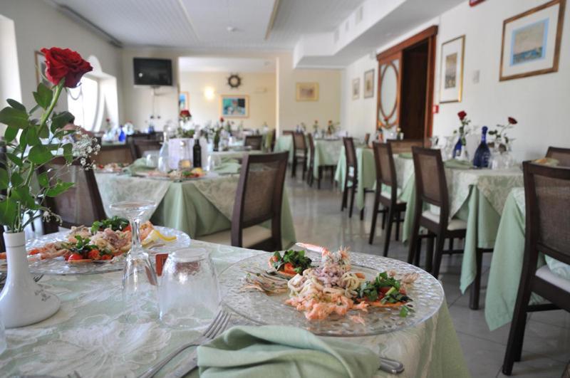 פינטו Hotel Jollino מראה חיצוני תמונה