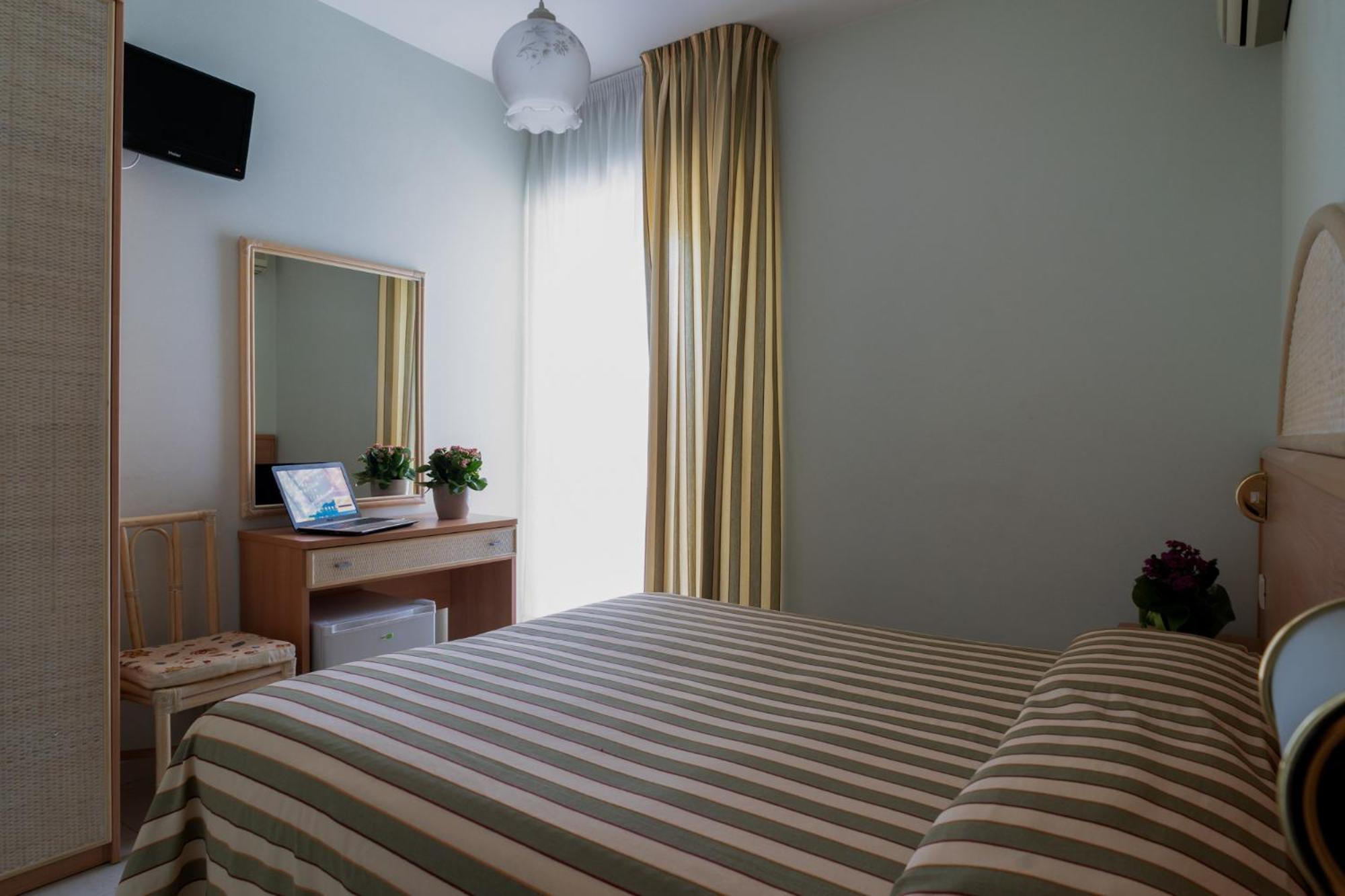 פינטו Hotel Jollino מראה חיצוני תמונה