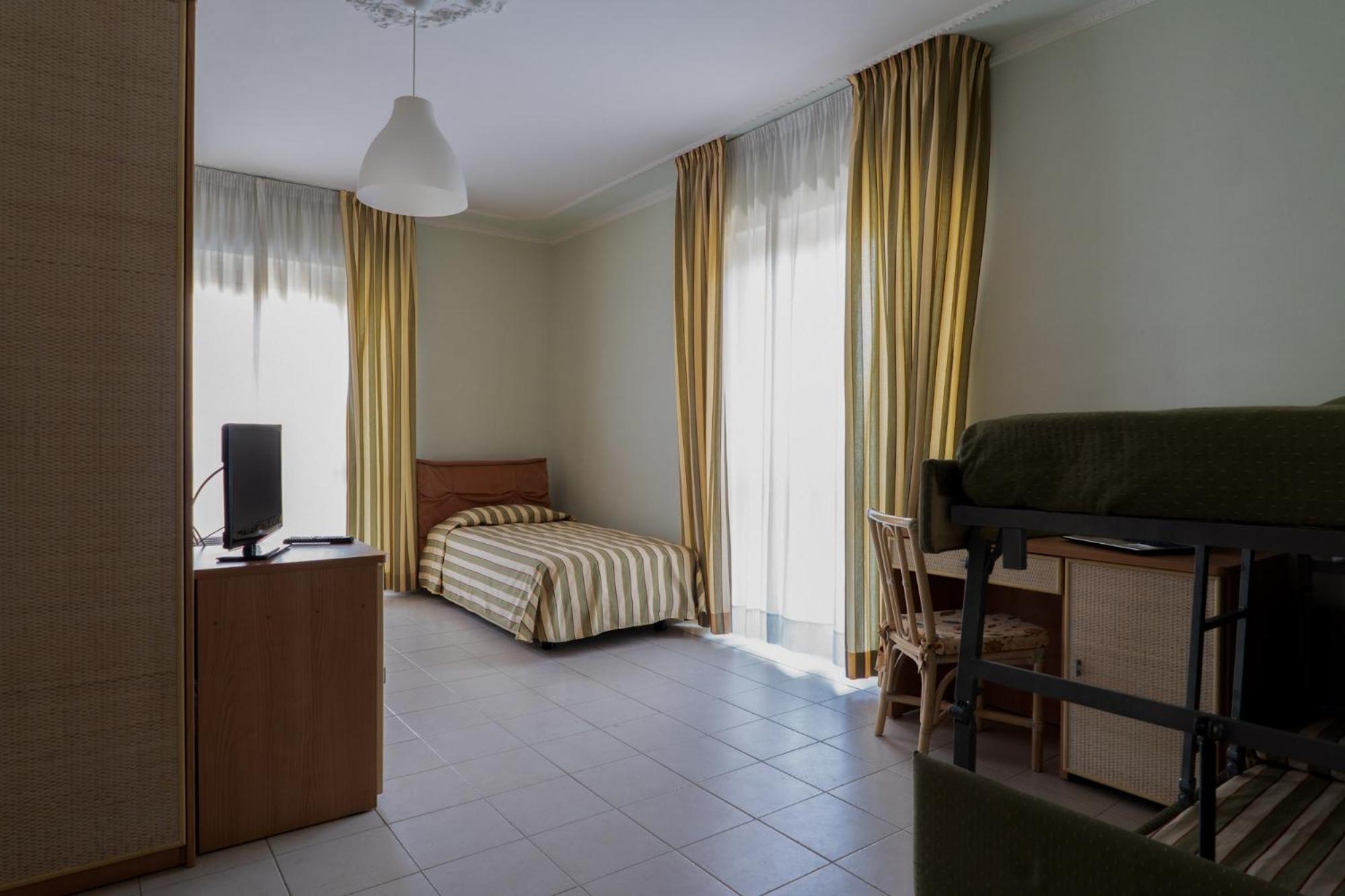פינטו Hotel Jollino מראה חיצוני תמונה