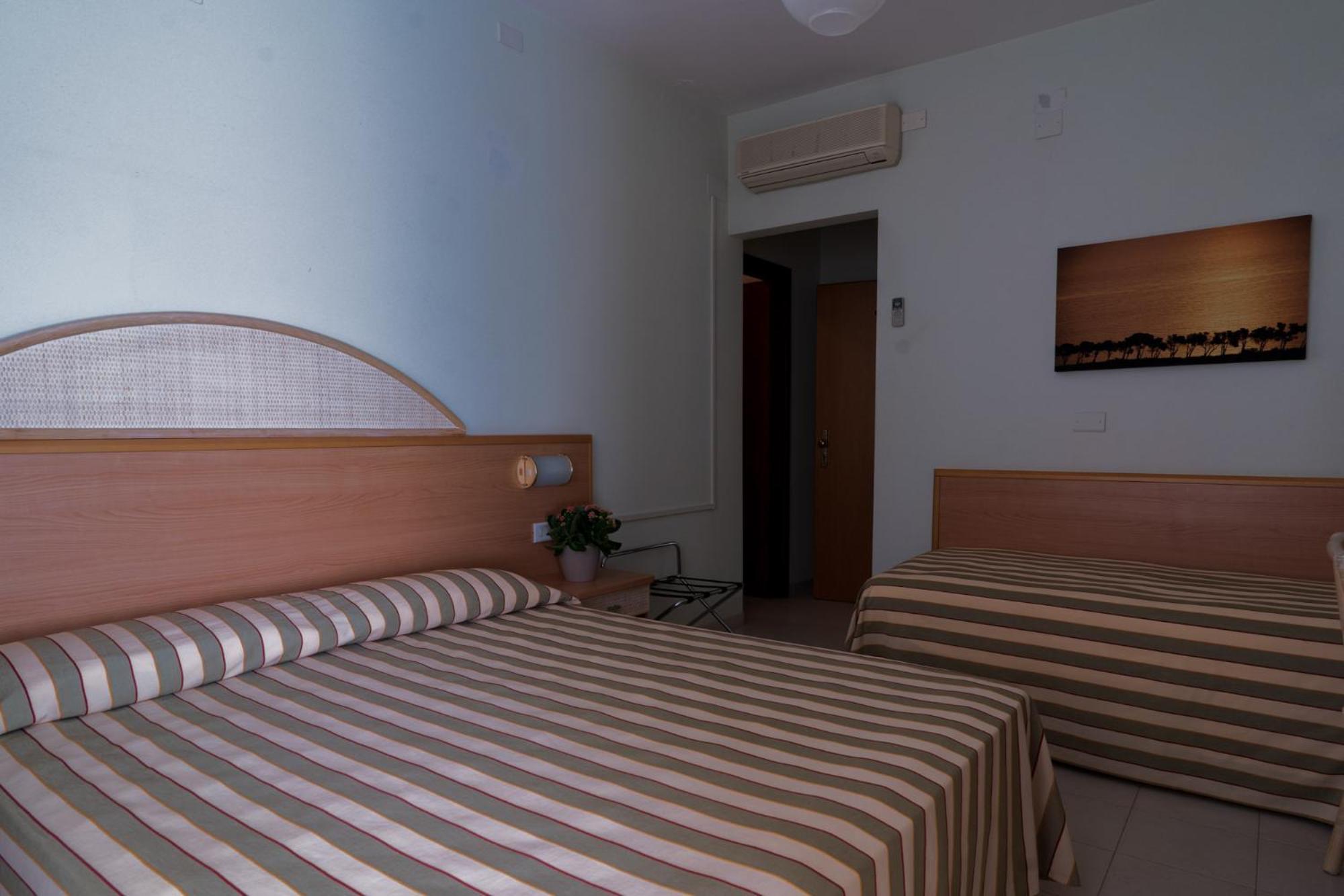 פינטו Hotel Jollino מראה חיצוני תמונה